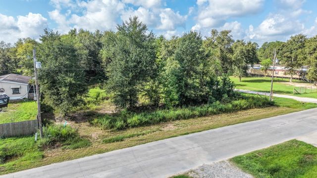 419 County Road 5011, Cleveland, TX 77327