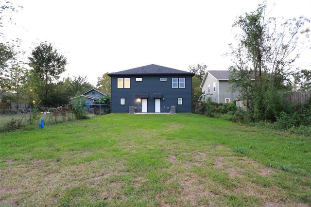 509 Avenue I A, Conroe, TX 77301