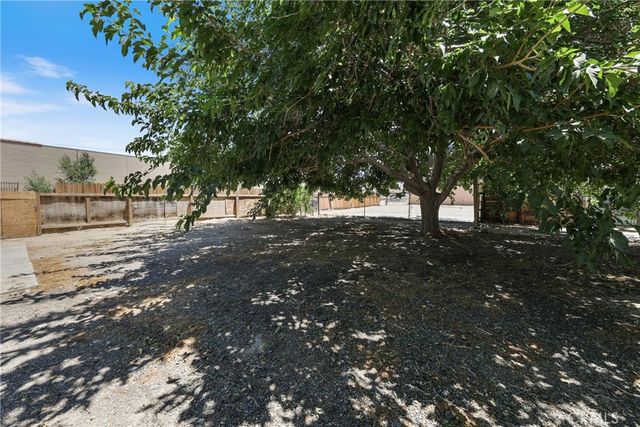 7812 Pearblossom, Littlerock, CA 93543