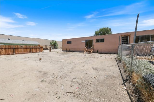 7812 Pearblossom, Littlerock, CA 93543