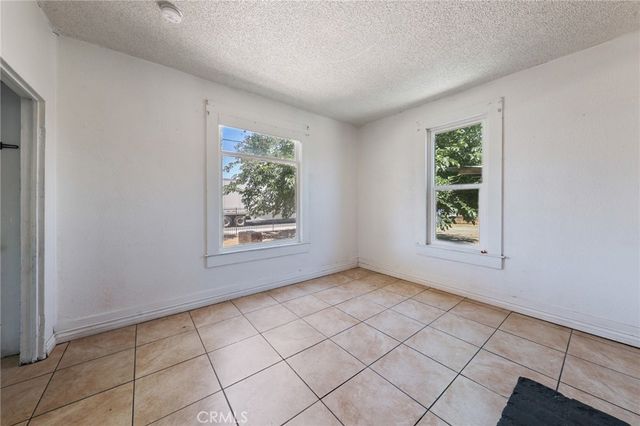 7812 Pearblossom, Littlerock, CA 93543