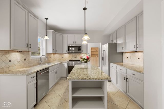 1107 Sugar Maple, Greenwood, IN 46143