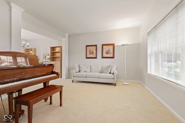 1107 Sugar Maple, Greenwood, IN 46143