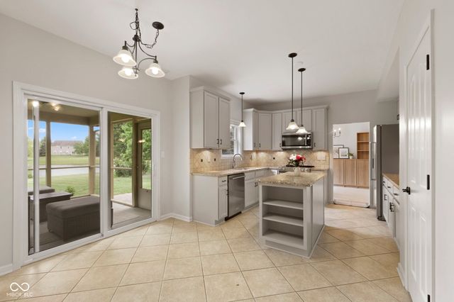 1107 Sugar Maple, Greenwood, IN 46143