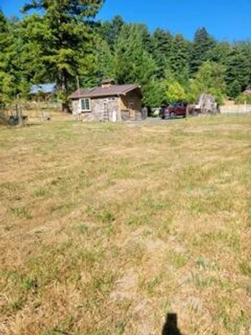 2517 Loop Road, Fortuna, CA 95540