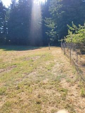 2517 Loop Road, Fortuna, CA 95540
