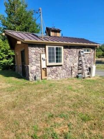 2517 Loop Road, Fortuna, CA 95540
