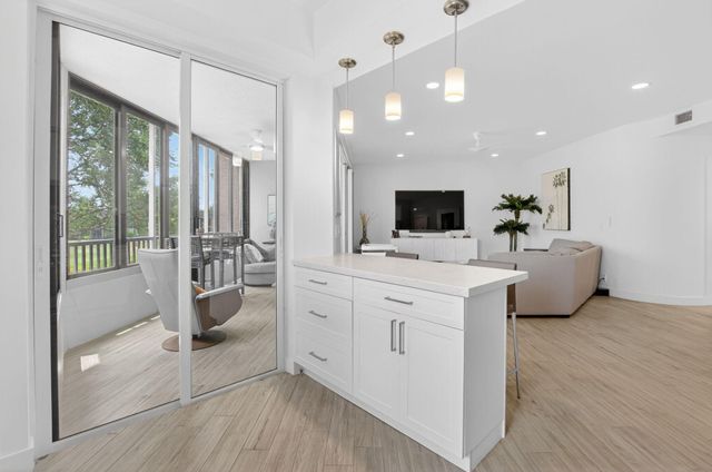 7546 La Paz Boulevard 205, Boca Raton, FL 33433