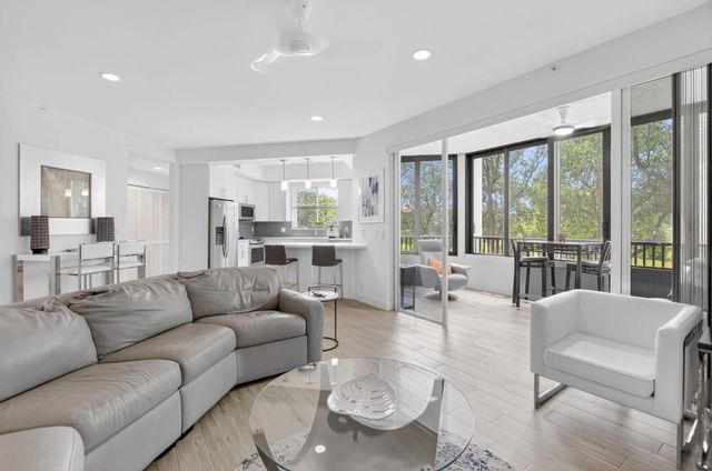 7546 La Paz Boulevard 205, Boca Raton, FL 33433