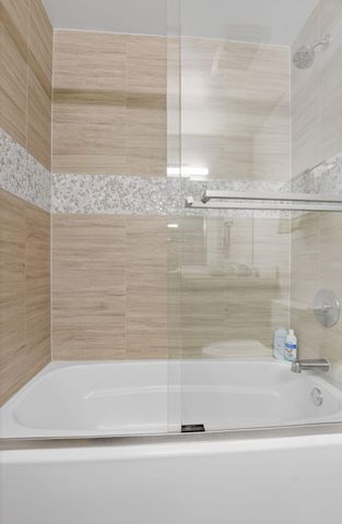 7546 La Paz Boulevard 205, Boca Raton, FL 33433