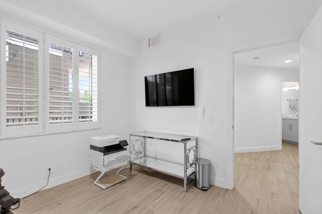 7546 La Paz Boulevard 205, Boca Raton, FL 33433