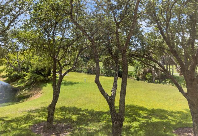 7546 La Paz Boulevard 205, Boca Raton, FL 33433