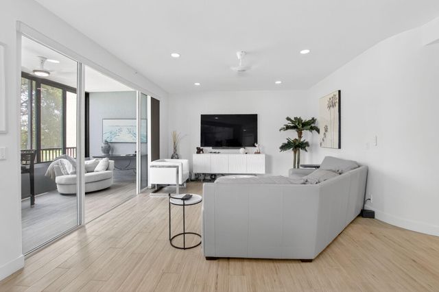 7546 La Paz Boulevard 205, Boca Raton, FL 33433