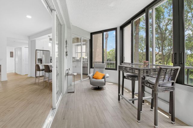 7546 La Paz Boulevard 205, Boca Raton, FL 33433