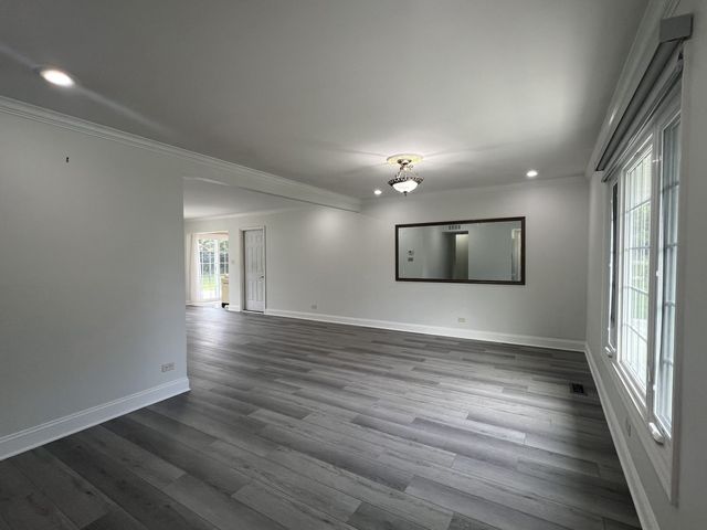 1380 Rosedale Lane, Hoffman Estates, IL 60169