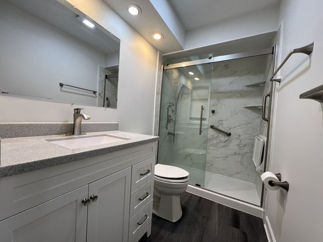 1380 Rosedale Lane, Hoffman Estates, IL 60169