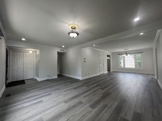 1380 Rosedale Lane, Hoffman Estates, IL 60169