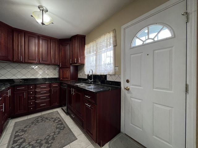 1380 Rosedale Lane, Hoffman Estates, IL 60169