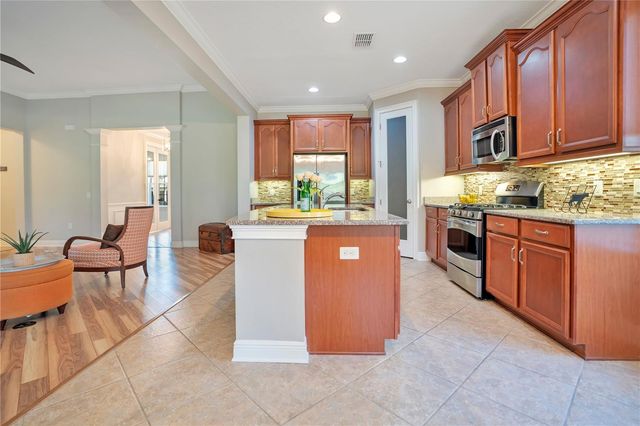 4684 SOUTHERN VALLEY LOOP, Brooksville, FL 34601