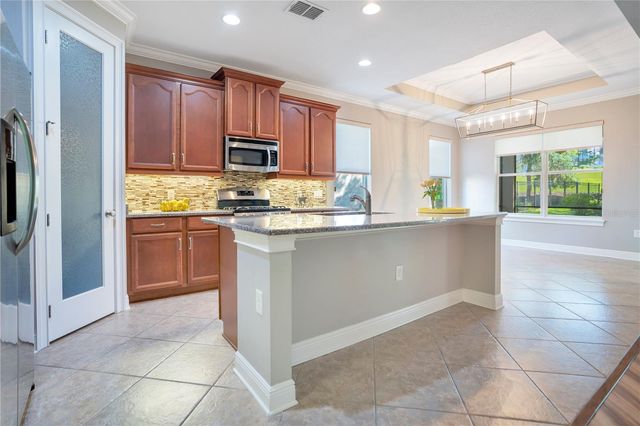 4684 SOUTHERN VALLEY LOOP, Brooksville, FL 34601