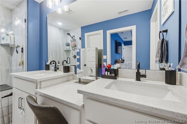 7018 Hollkamp Way, Sellersburg, IN 47172
