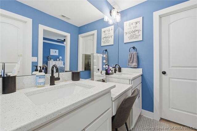 7018 Hollkamp Way, Sellersburg, IN 47172