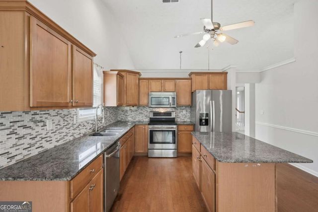 1229 Simonton Glen Way, Lawrenceville, GA 30045