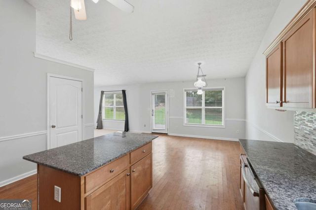 1229 Simonton Glen Way, Lawrenceville, GA 30045