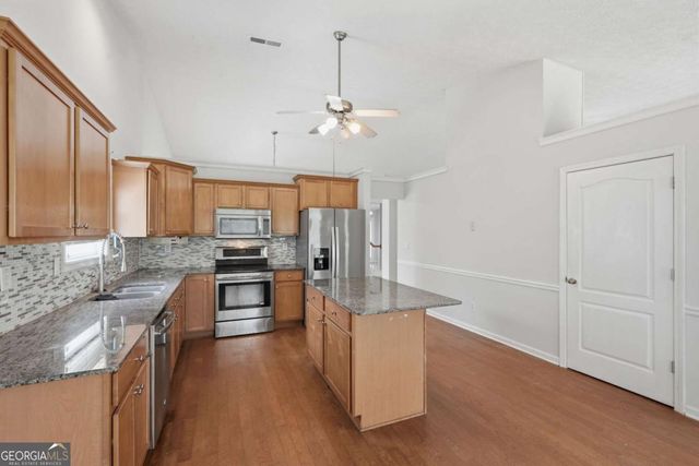 1229 Simonton Glen Way, Lawrenceville, GA 30045