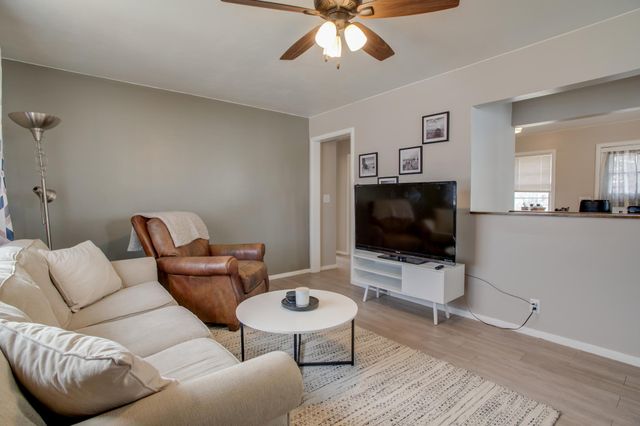 1305 12th Street S, Moorhead, MN 56560