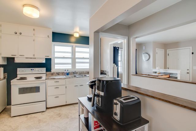 1305 12th Street S, Moorhead, MN 56560