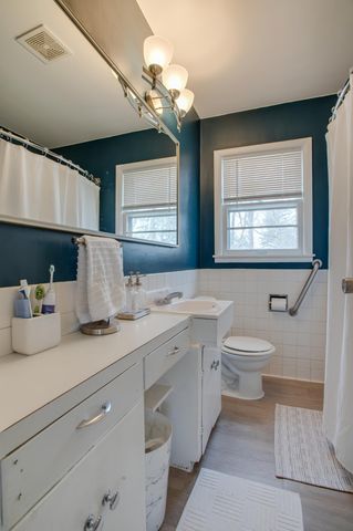 1305 12th Street S, Moorhead, MN 56560