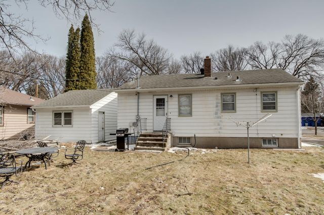 1305 12th Street S, Moorhead, MN 56560