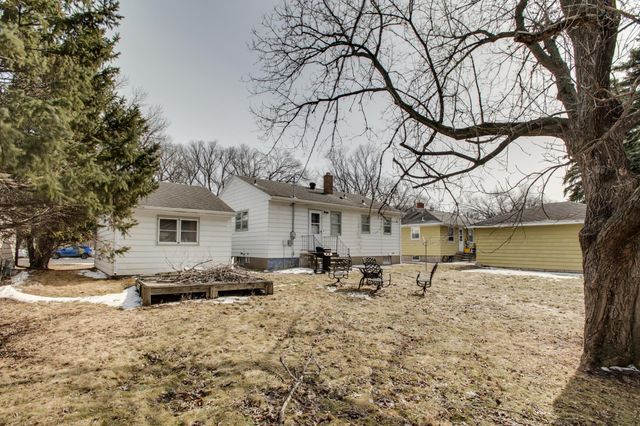 1305 12th Street S, Moorhead, MN 56560