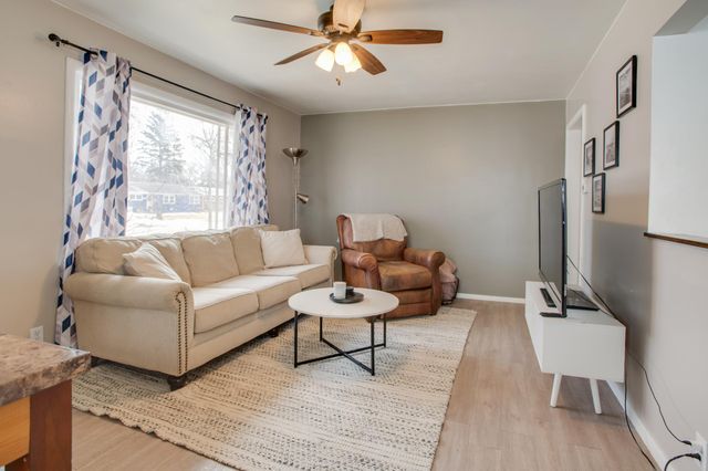 1305 12th Street S, Moorhead, MN 56560