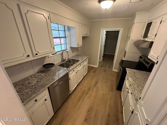 105 Poplar Drive, Brandon, MS 39047