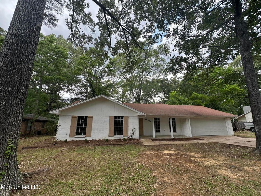 105 Poplar Drive, Brandon, MS 39047