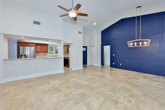 14651 VILLAGE GLEN CIRCLE, Tampa, FL 33618