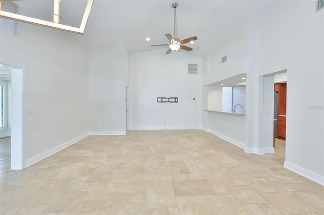 14651 VILLAGE GLEN CIRCLE, Tampa, FL 33618