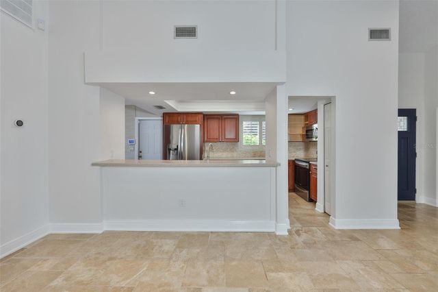 14651 VILLAGE GLEN CIRCLE, Tampa, FL 33618
