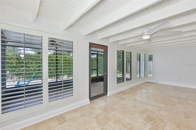 14651 VILLAGE GLEN CIRCLE, Tampa, FL 33618