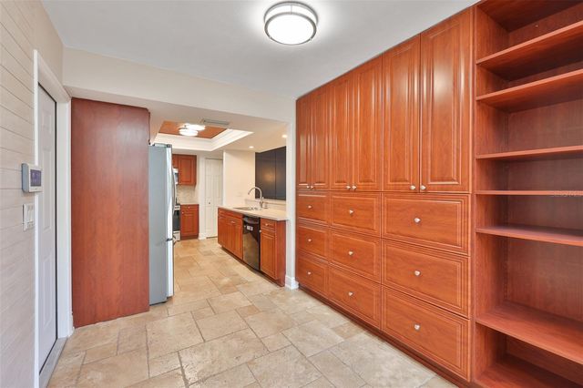 14651 VILLAGE GLEN CIRCLE, Tampa, FL 33618