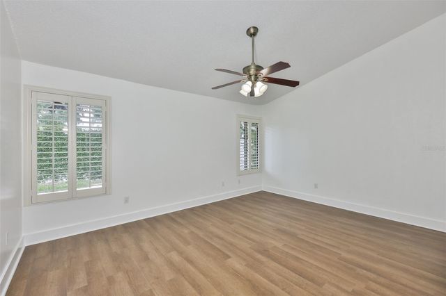 14651 VILLAGE GLEN CIRCLE, Tampa, FL 33618