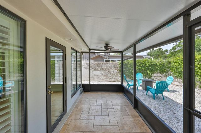 14651 VILLAGE GLEN CIRCLE, Tampa, FL 33618