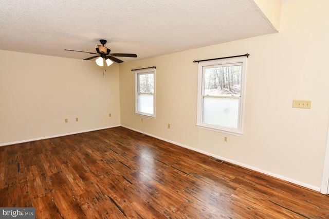 128 DOGWOOD DR, Cross Junction, VA 22625