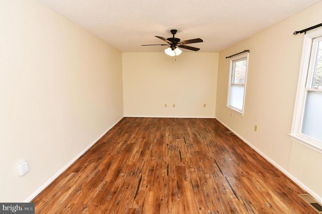 128 DOGWOOD DR, Cross Junction, VA 22625