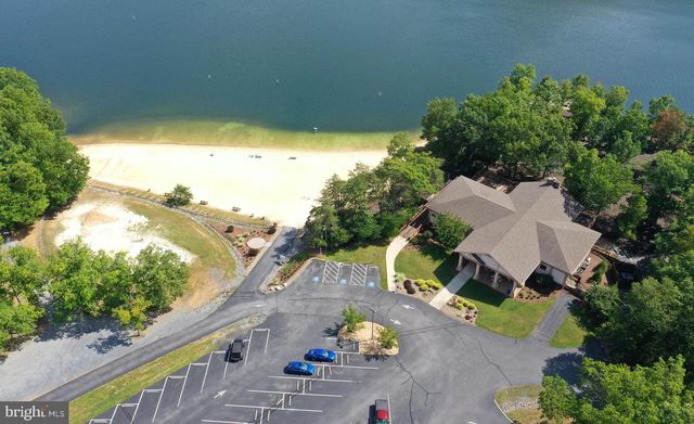 128 DOGWOOD DR, Cross Junction, VA 22625