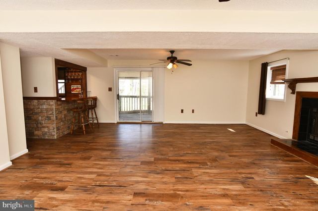 128 DOGWOOD DR, Cross Junction, VA 22625