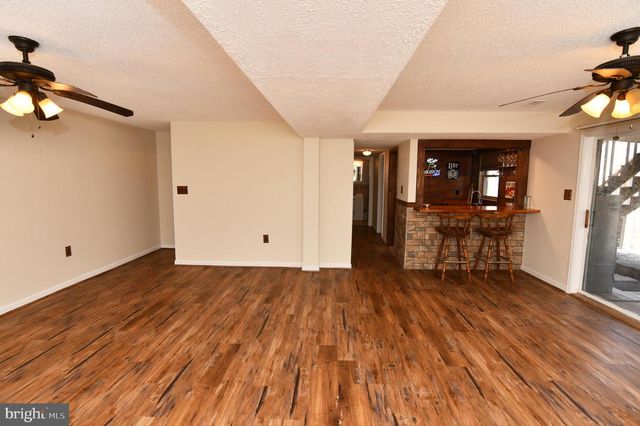 128 DOGWOOD DR, Cross Junction, VA 22625