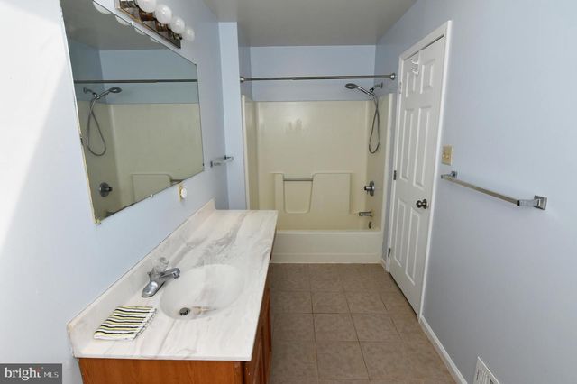 128 DOGWOOD DR, Cross Junction, VA 22625